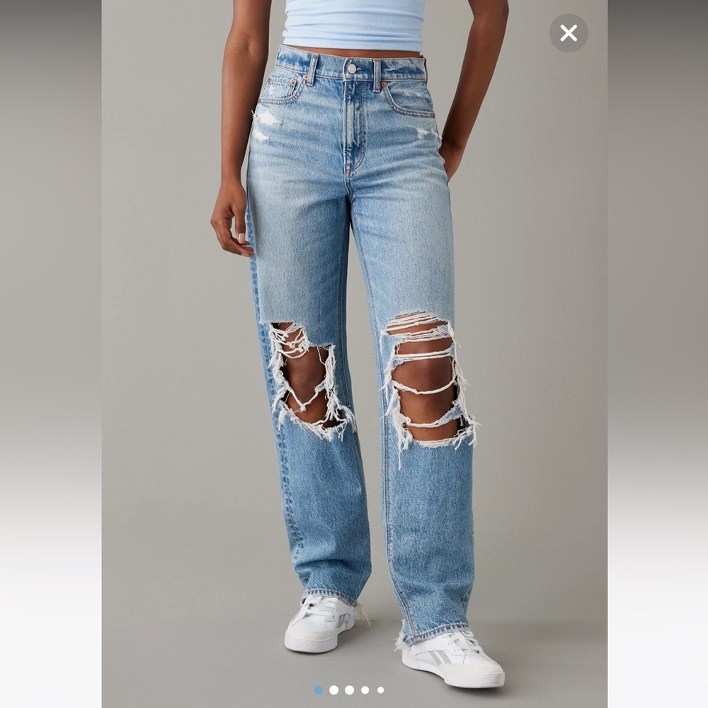 American Eagle Strigid Ripped Supper High Rise Baggy Straight Jean